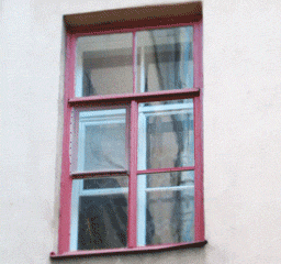 Деревянное окно с переплетом. С фрамугой и форточкой.