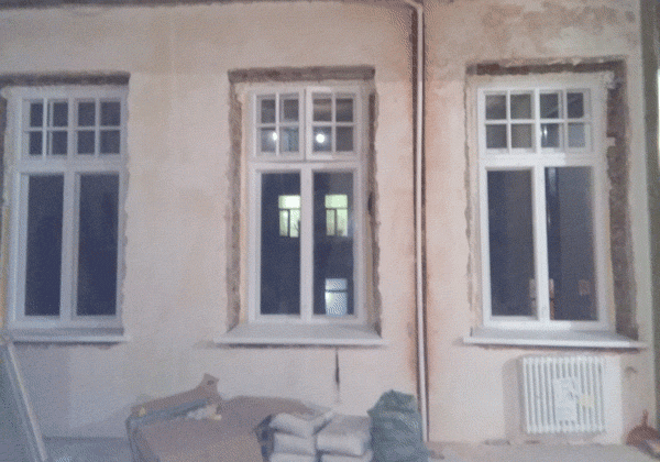 Окна в старинных домах, в старом фонде требуют сохранения фасада и исторического облика здания.