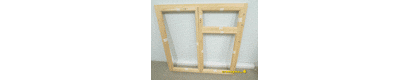 Фотография двустворчатого деревянного окна с форточкой