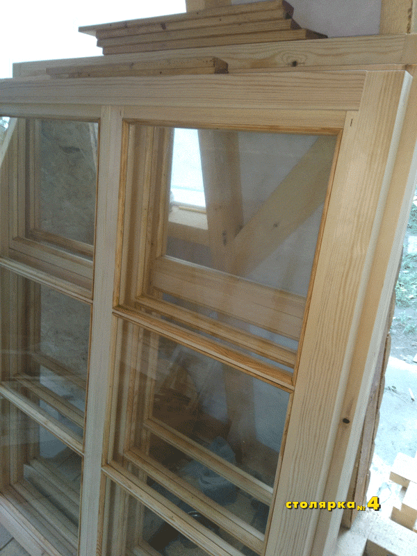 Остеклённые деревянные двойные окна пропитанные бесцветным антисептиком. Стоят готовые.