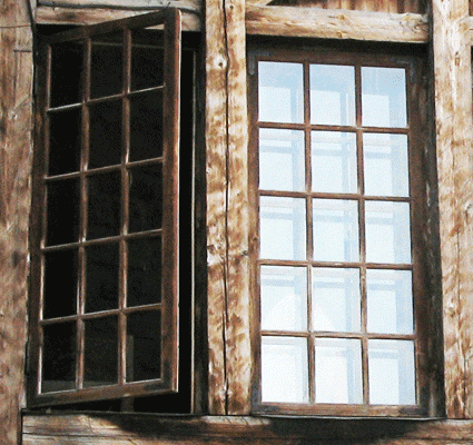 Двойное одностворчатое окно большого размера с измельчённой расстекловкой